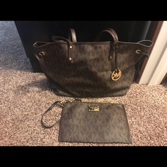 Michael Kors Handbags - Mk purse , length 18 inches , height 11 inches